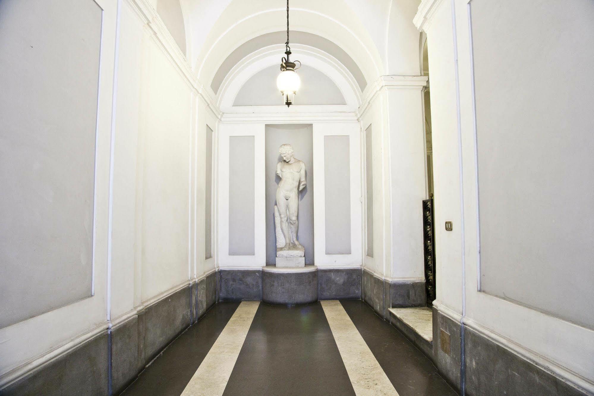Corso 12 Roma